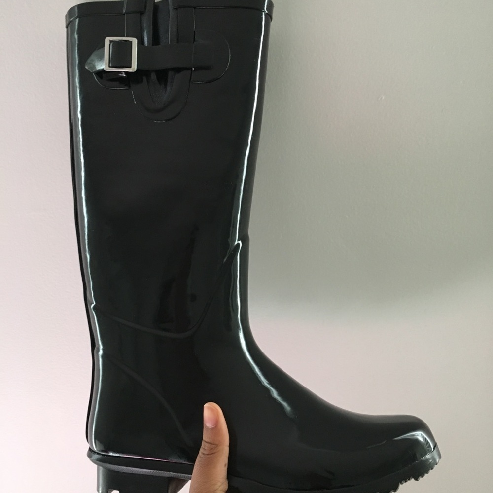 Black rainboots